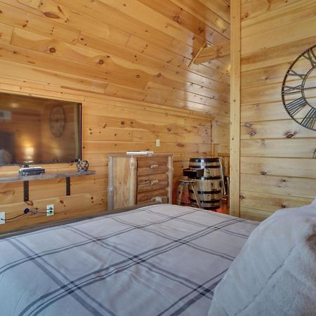 Hatcher Mtn Retreat Sevierville Cabin With Hot Tub! Экстерьер фото