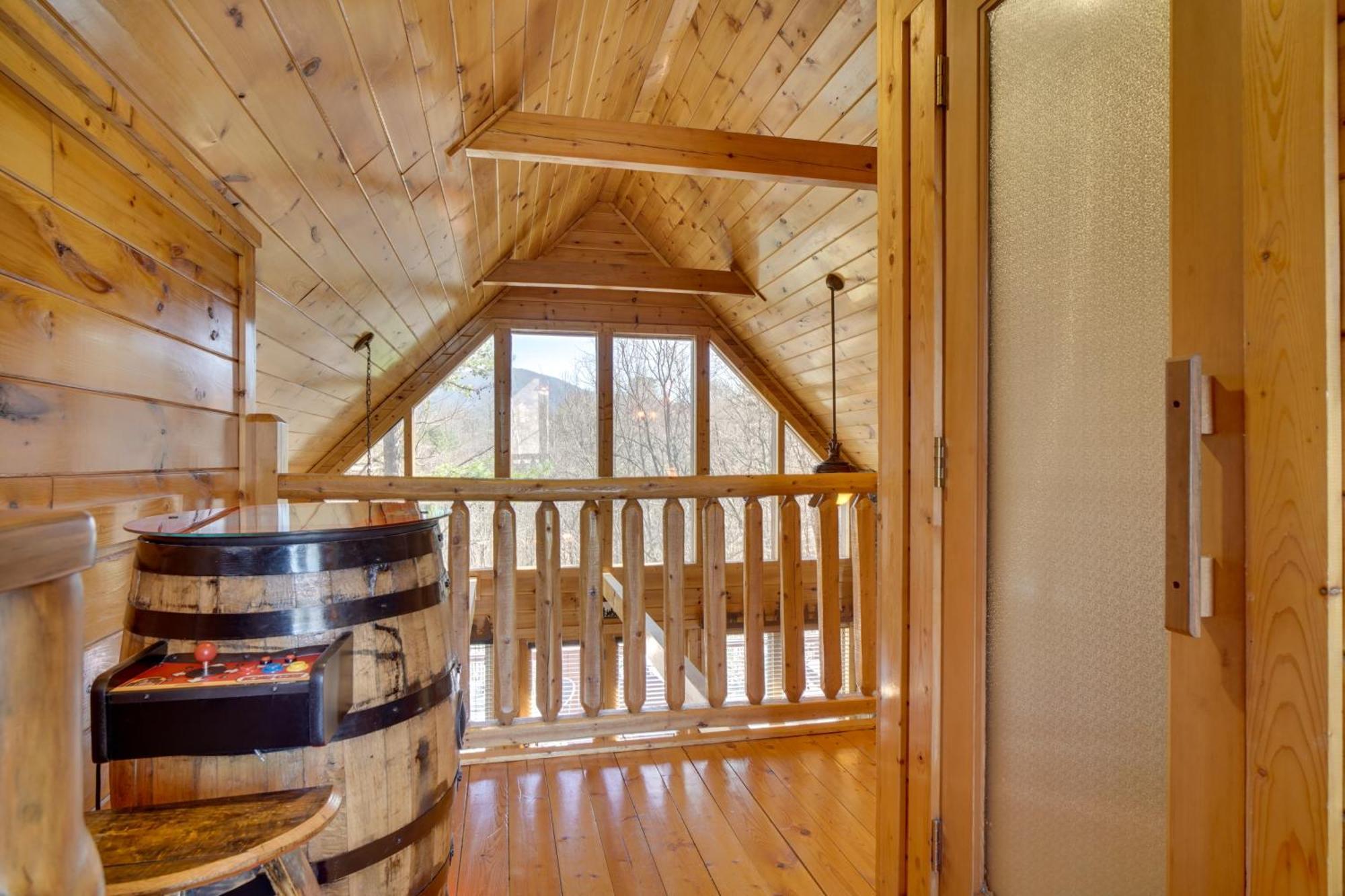 Hatcher Mtn Retreat Sevierville Cabin With Hot Tub! Экстерьер фото