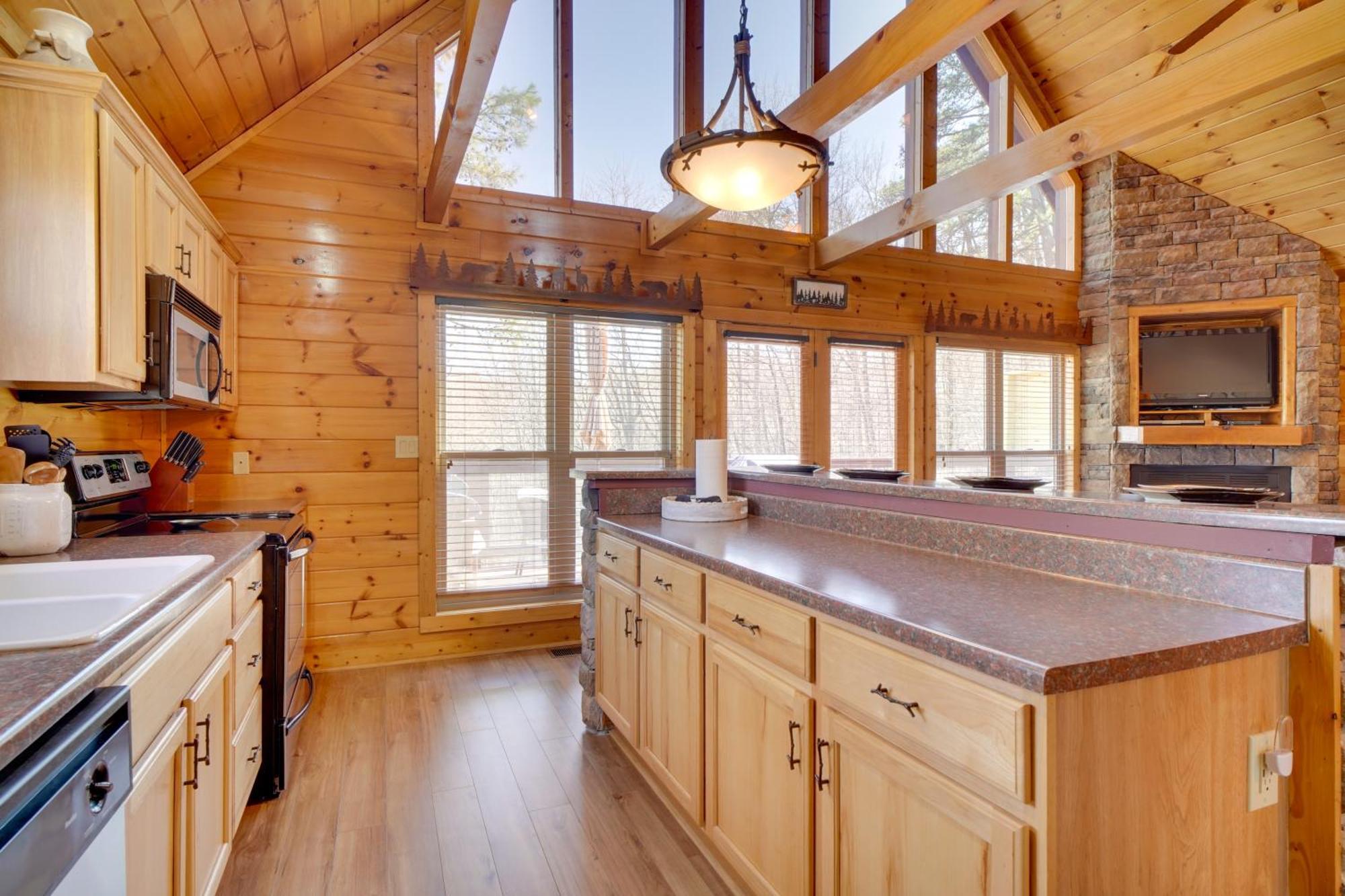 Hatcher Mtn Retreat Sevierville Cabin With Hot Tub! Экстерьер фото
